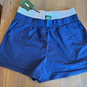 Daily drills shorts size M/L tags still on & in perfect condition!!